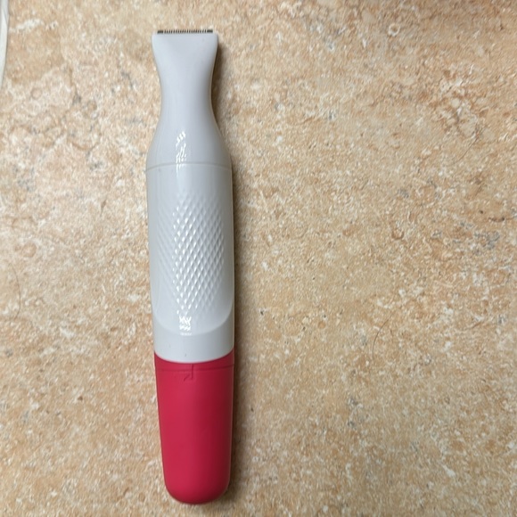 Veet Trimmer - 5 for $25 for items marked with ⭐️ - Picture 3 of 5